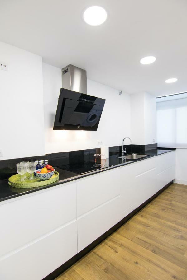 Homeforguest Stylish And Modern Apartment Overlooking Las Canteras Las Palmas / Gran Canaria Exterior foto