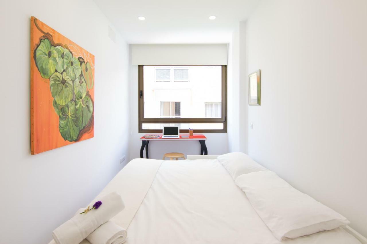 Homeforguest Stylish And Modern Apartment Overlooking Las Canteras Las Palmas / Gran Canaria Exterior foto