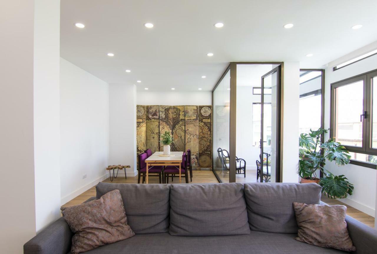 Homeforguest Stylish And Modern Apartment Overlooking Las Canteras Las Palmas / Gran Canaria Exterior foto