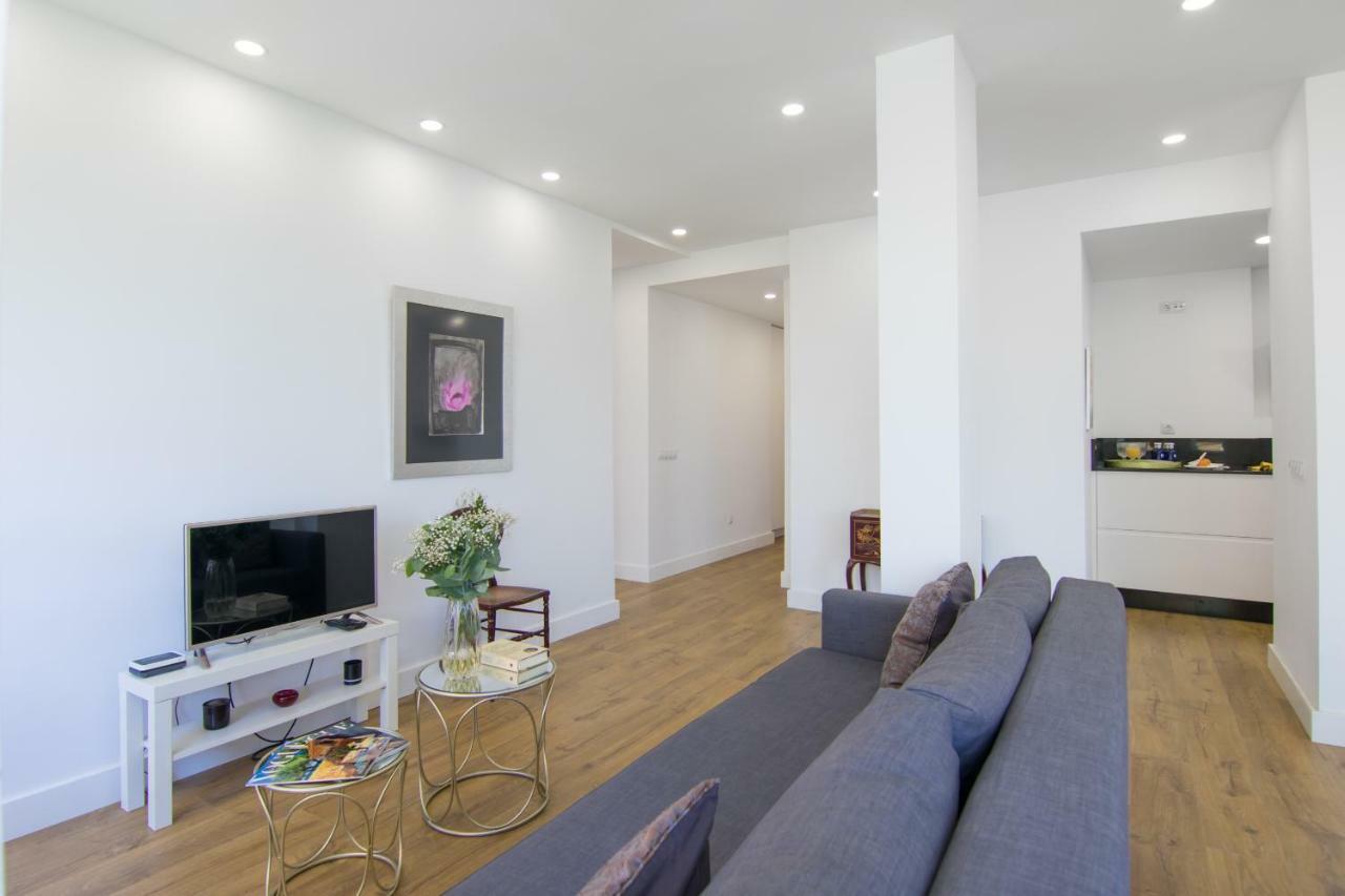 Homeforguest Stylish And Modern Apartment Overlooking Las Canteras Las Palmas / Gran Canaria Exterior foto