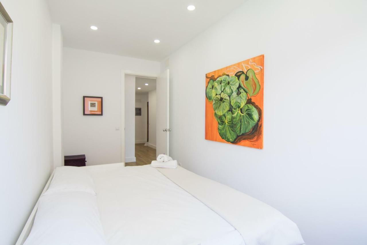Homeforguest Stylish And Modern Apartment Overlooking Las Canteras Las Palmas / Gran Canaria Exterior foto