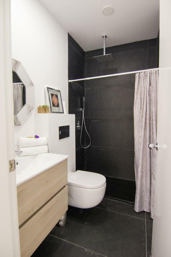 Homeforguest Stylish And Modern Apartment Overlooking Las Canteras Las Palmas / Gran Canaria Exterior foto