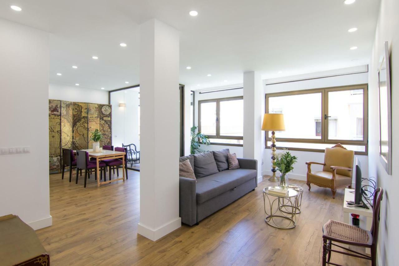 Homeforguest Stylish And Modern Apartment Overlooking Las Canteras Las Palmas / Gran Canaria Exterior foto
