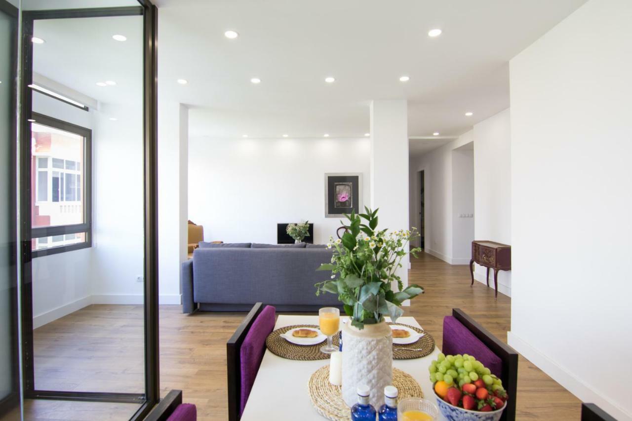 Homeforguest Stylish And Modern Apartment Overlooking Las Canteras Las Palmas / Gran Canaria Exterior foto