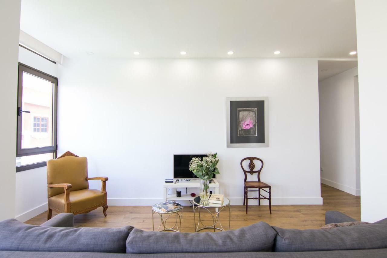 Homeforguest Stylish And Modern Apartment Overlooking Las Canteras Las Palmas / Gran Canaria Exterior foto