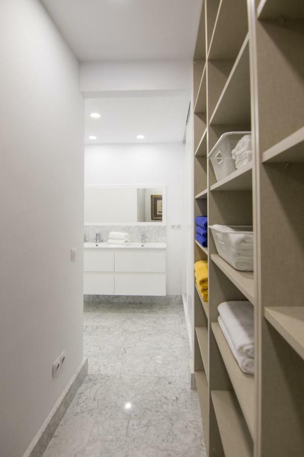 Homeforguest Stylish And Modern Apartment Overlooking Las Canteras Las Palmas / Gran Canaria Exterior foto