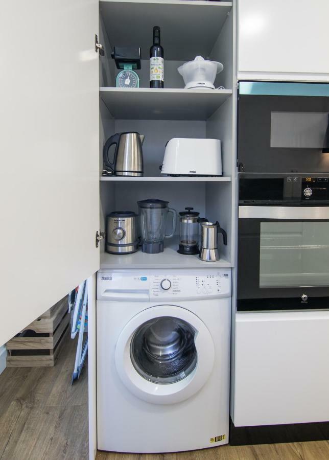 Homeforguest Stylish And Modern Apartment Overlooking Las Canteras Las Palmas / Gran Canaria Exterior foto