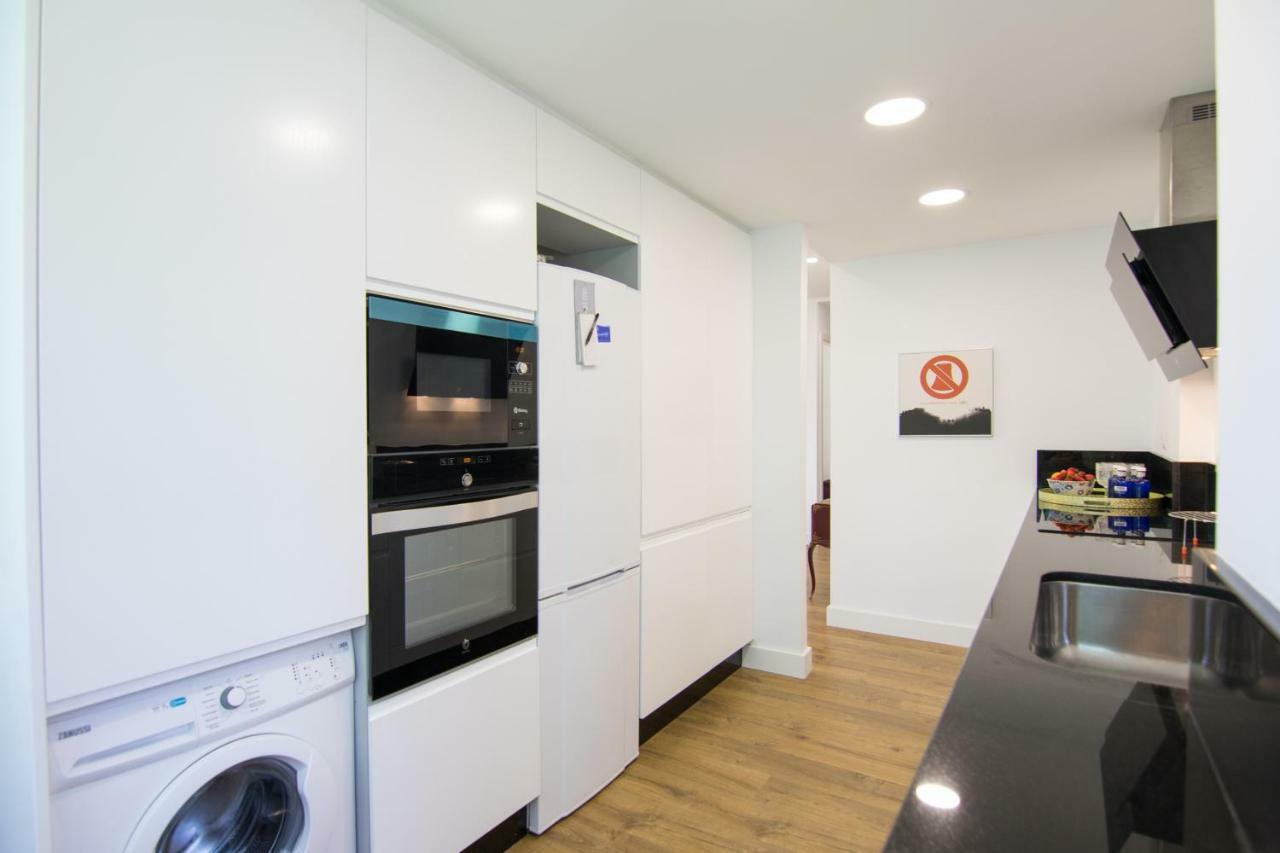 Homeforguest Stylish And Modern Apartment Overlooking Las Canteras Las Palmas / Gran Canaria Exterior foto